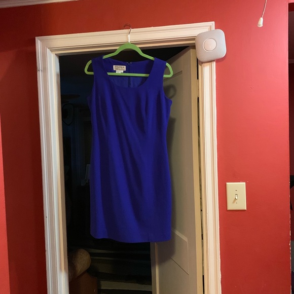 Blue Dress - Picture 1 of 3